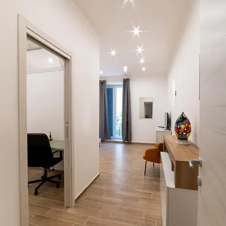 Via Giacomo Leopardi 36 * Napoli